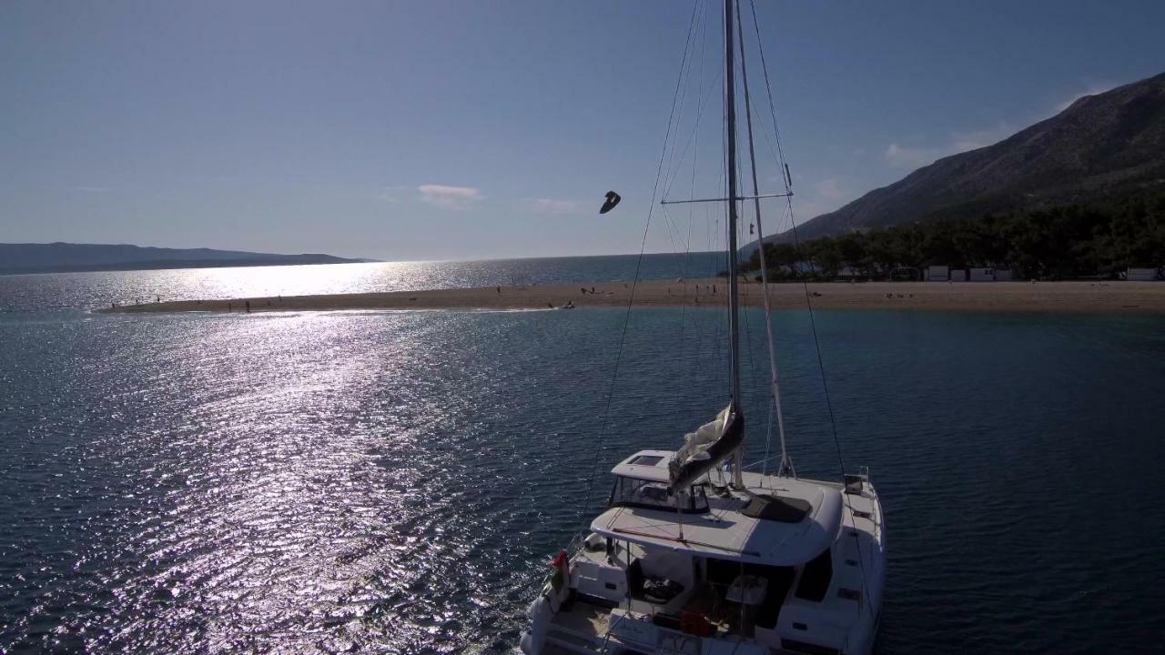 Luxury Catamaran Lagoon 42, Ac & Gn Сплит Экстерьер фото